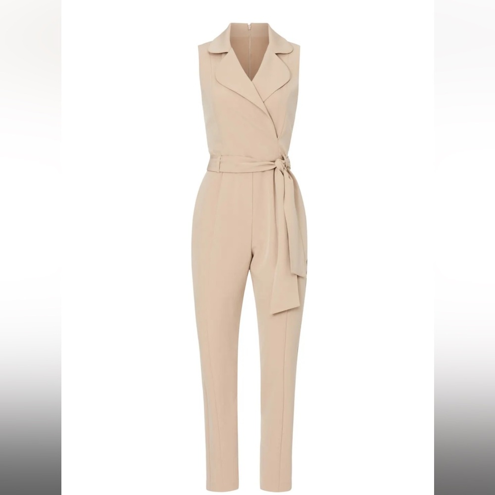 Black Halo Danica stretchy size 0 nude collared taper leg khaki nude jumpsuit
